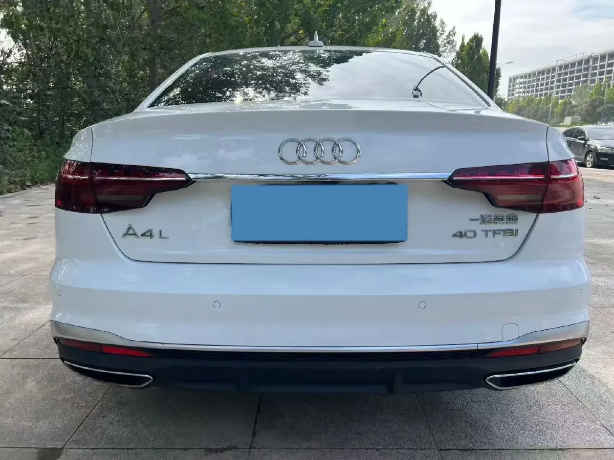 2022 Audi A4L 2.0T 190HP L4 7DCT,autocango,china used car exporter,china ev exporter,chinese used car exporter,chinese used ev exporter