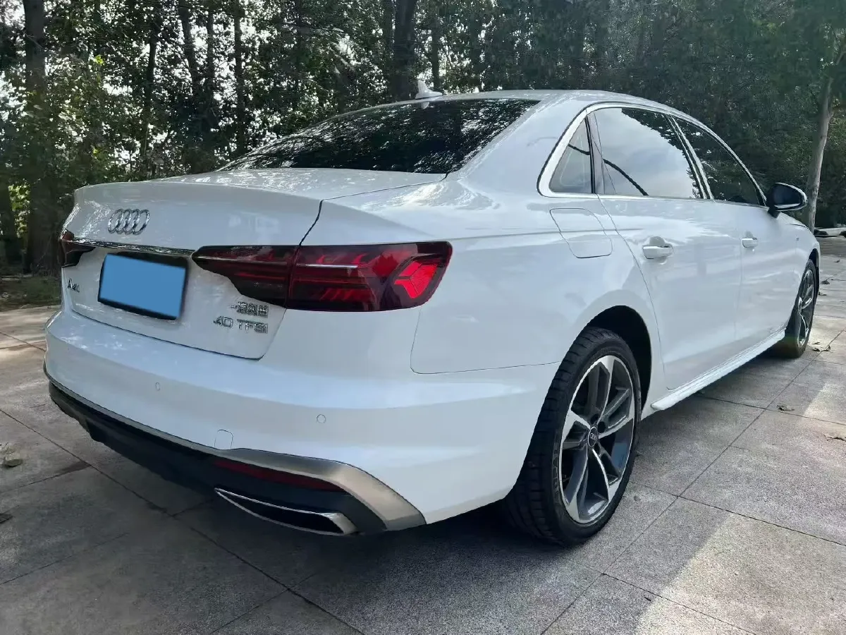 2022 Audi A4L 2.0T 190HP L4 7DCT,autocango,china used car exporter,china ev exporter,chinese used car exporter,chinese used ev exporter