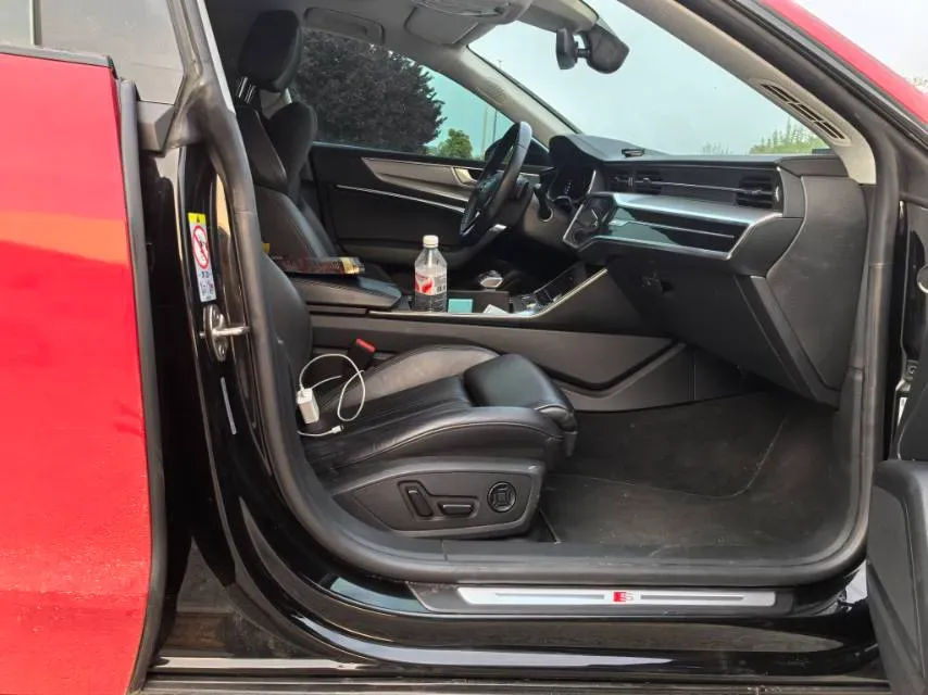 2022 Audi A7 2.0T 245HP L4 7DCT,autocango,china used car exporter,china ev exporter,chinese used car exporter,chinese used ev exporter