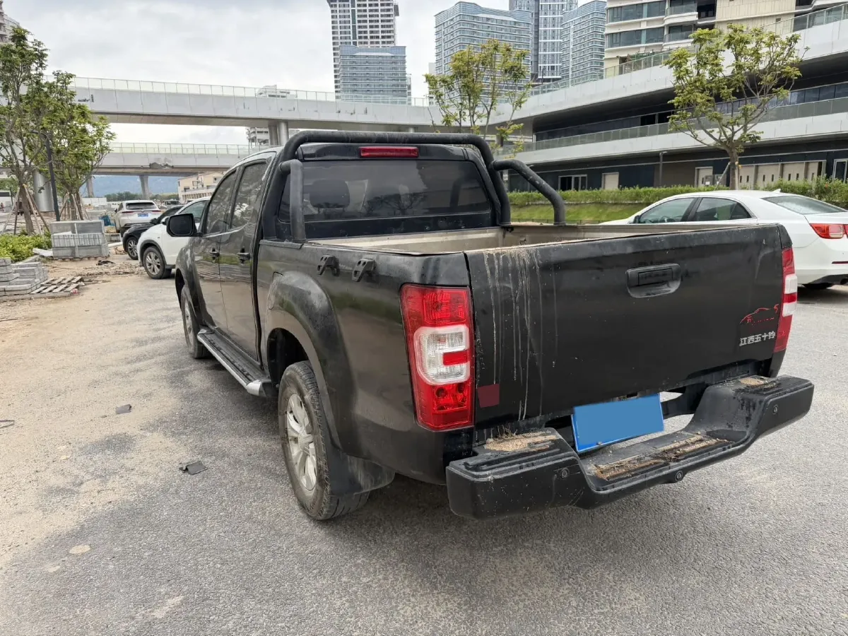 2023 Isuzu Jim 2.4L 158HP L4 5MT,autocango,china used car exporter,china ev exporter,chinese used car exporter,chinese used ev exporter