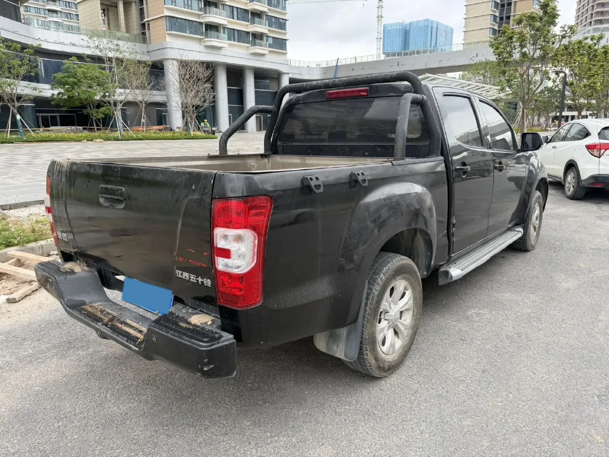 2023 Isuzu Jim 2.4L 158HP L4 5MT,autocango,china used car exporter,china ev exporter,chinese used car exporter,chinese used ev exporter