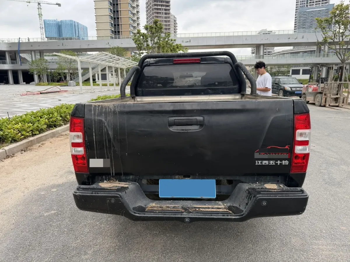 2023 Isuzu Jim 2.4L 158HP L4 5MT,autocango,china used car exporter,china ev exporter,chinese used car exporter,chinese used ev exporter