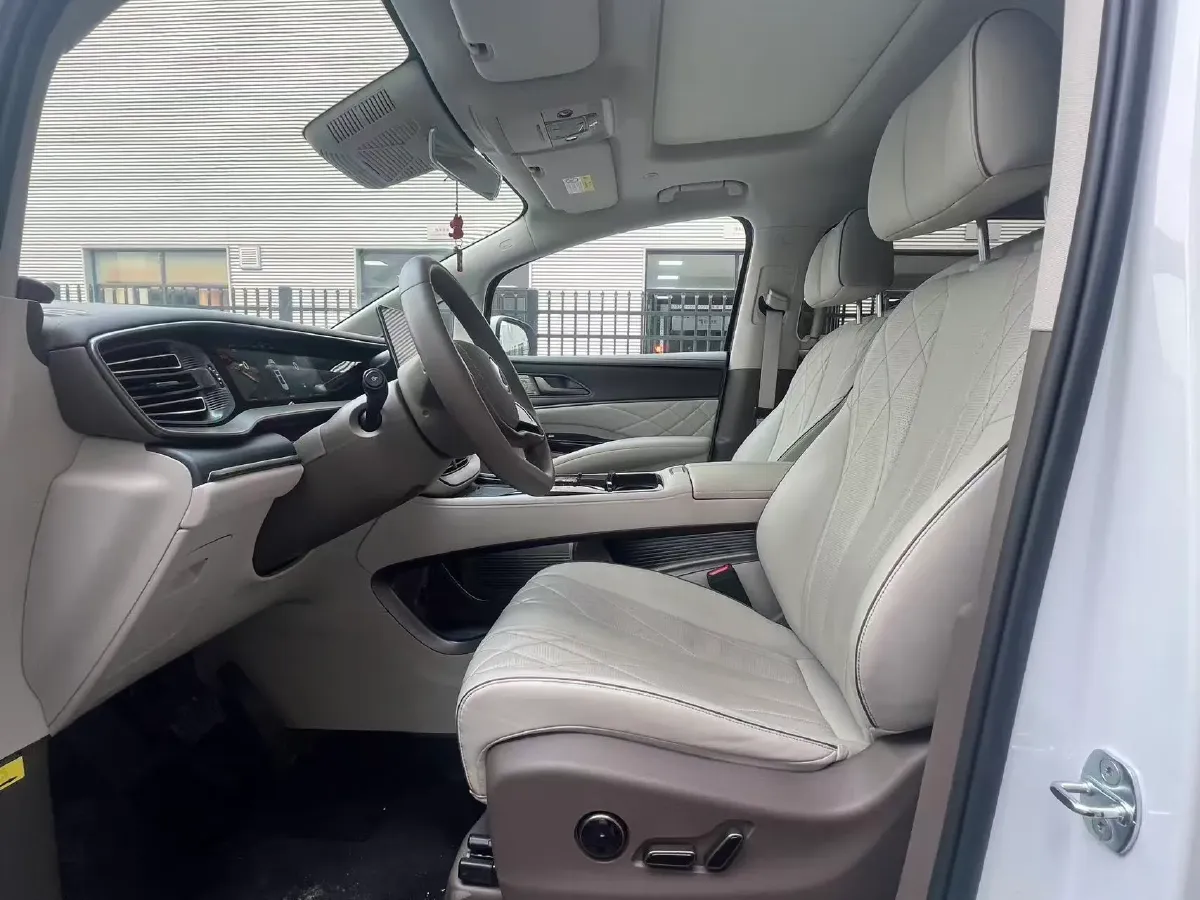 2022 Mercedes-Benz GLC Class 2.0T 197HP L4 9AT,autocango,china used car exporter,china ev exporter,chinese used car exporter,chinese used ev exporter