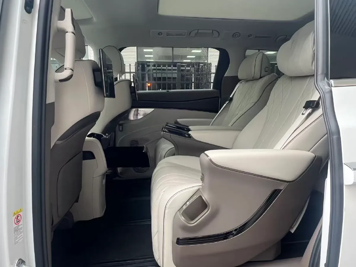 2022 Mercedes-Benz GLC Class 2.0T 197HP L4 9AT,autocango,china used car exporter,china ev exporter,chinese used car exporter,chinese used ev exporter