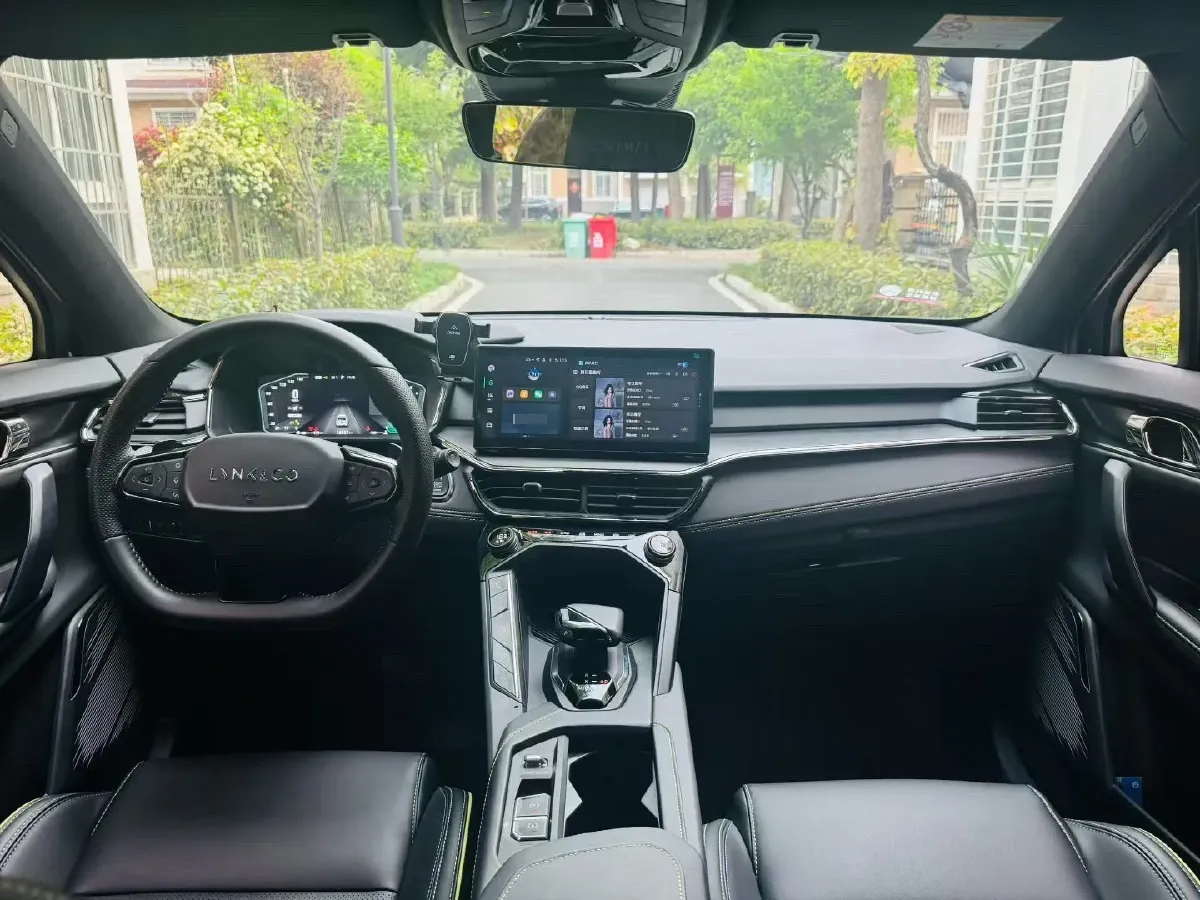 2023 LYNK&CO 06 1.5T 181HP L4 7DCT,autocango,china used car exporter,china ev exporter,chinese used car exporter,chinese used ev exporter