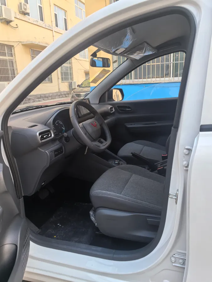 2024 WuLing HongGuang New Energy BEV 32.6KWH,autocango,china used car exporter,china ev exporter,chinese used car exporter,chinese used ev exporter