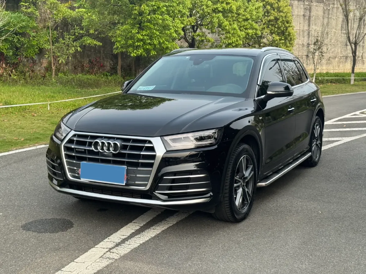 2020 Audi Q5L 2.0T 252HP L4 7DCT,autocango,china used car exporter,china ev exporter,chinese used car exporter,chinese used ev exporter