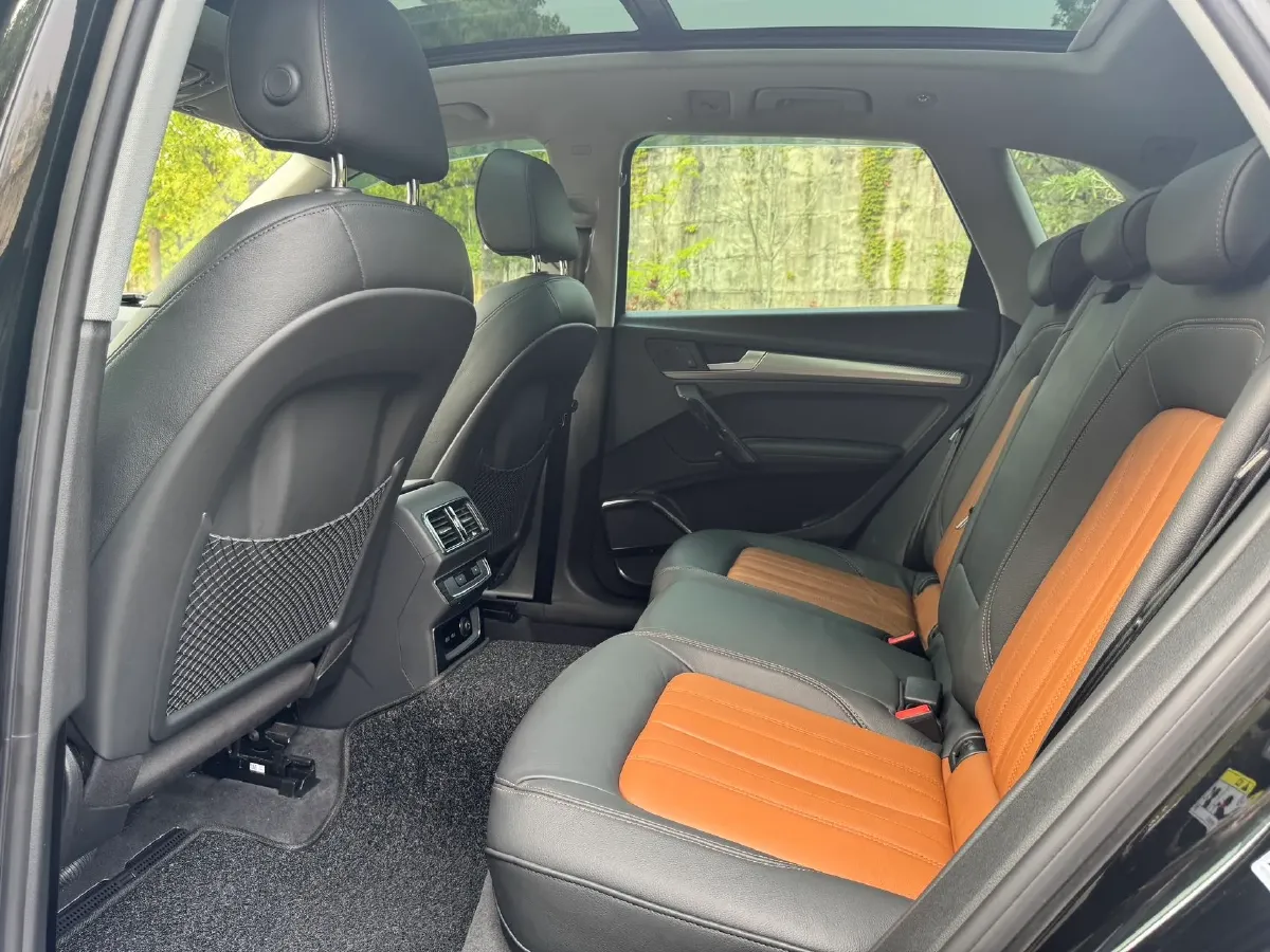 2020 Audi Q5L 2.0T 252HP L4 7DCT,autocango,china used car exporter,china ev exporter,chinese used car exporter,chinese used ev exporter