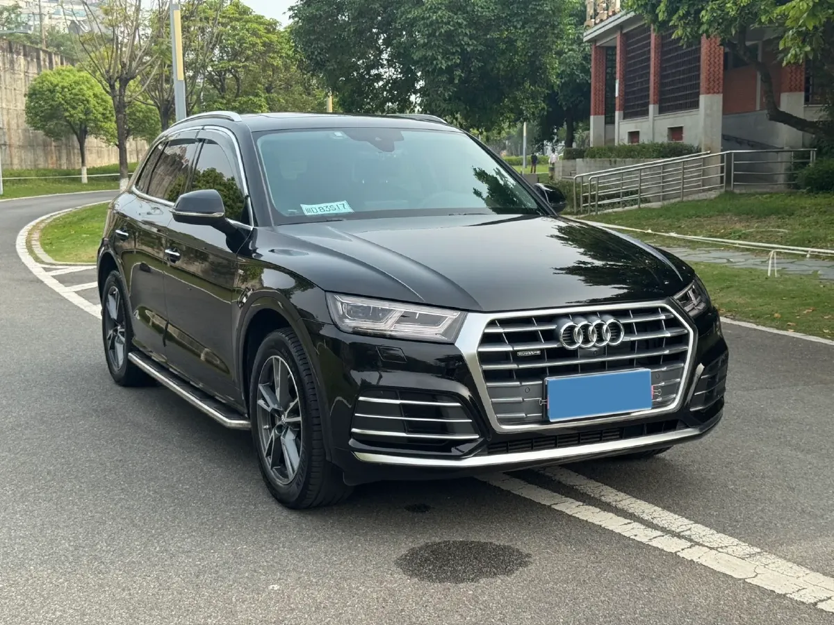 2020 Audi Q5L 2.0T 252HP L4 7DCT,autocango,china used car exporter,china ev exporter,chinese used car exporter,chinese used ev exporter