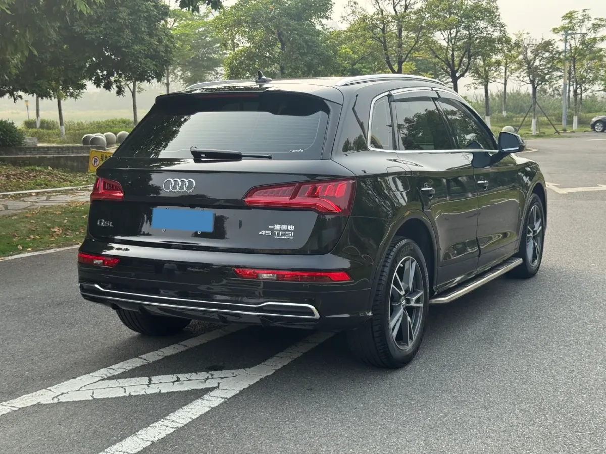 2020 Audi Q5L 2.0T 252HP L4 7DCT,autocango,china used car exporter,china ev exporter,chinese used car exporter,chinese used ev exporter