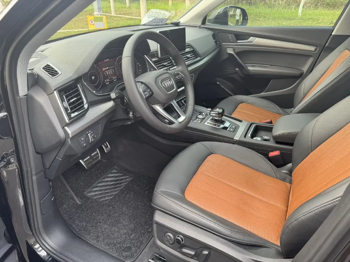 2020 Audi Q5L 2.0T 252HP L4 7DCT,autocango,china used car exporter,china ev exporter,chinese used car exporter,chinese used ev exporter