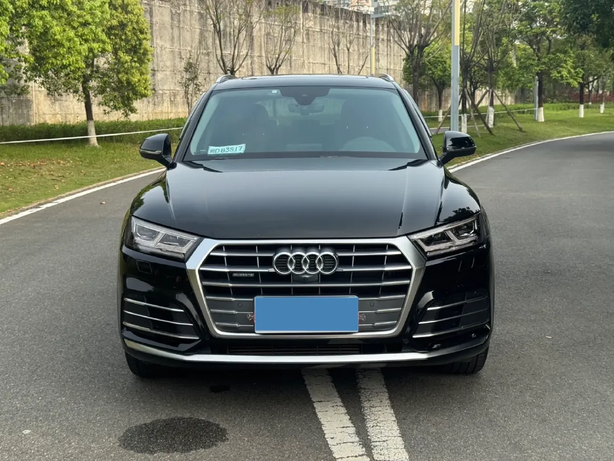 2020 Audi Q5L 2.0T 252HP L4 7DCT,autocango,china used car exporter,china ev exporter,chinese used car exporter,chinese used ev exporter