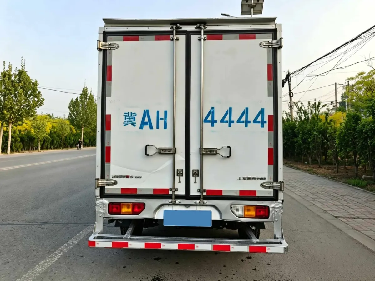 2023 WuLing RongGuang New Truck 1.5L 102HP L4 5MT,autocango,china used car exporter,china ev exporter,chinese used car exporter,chinese used ev exporter