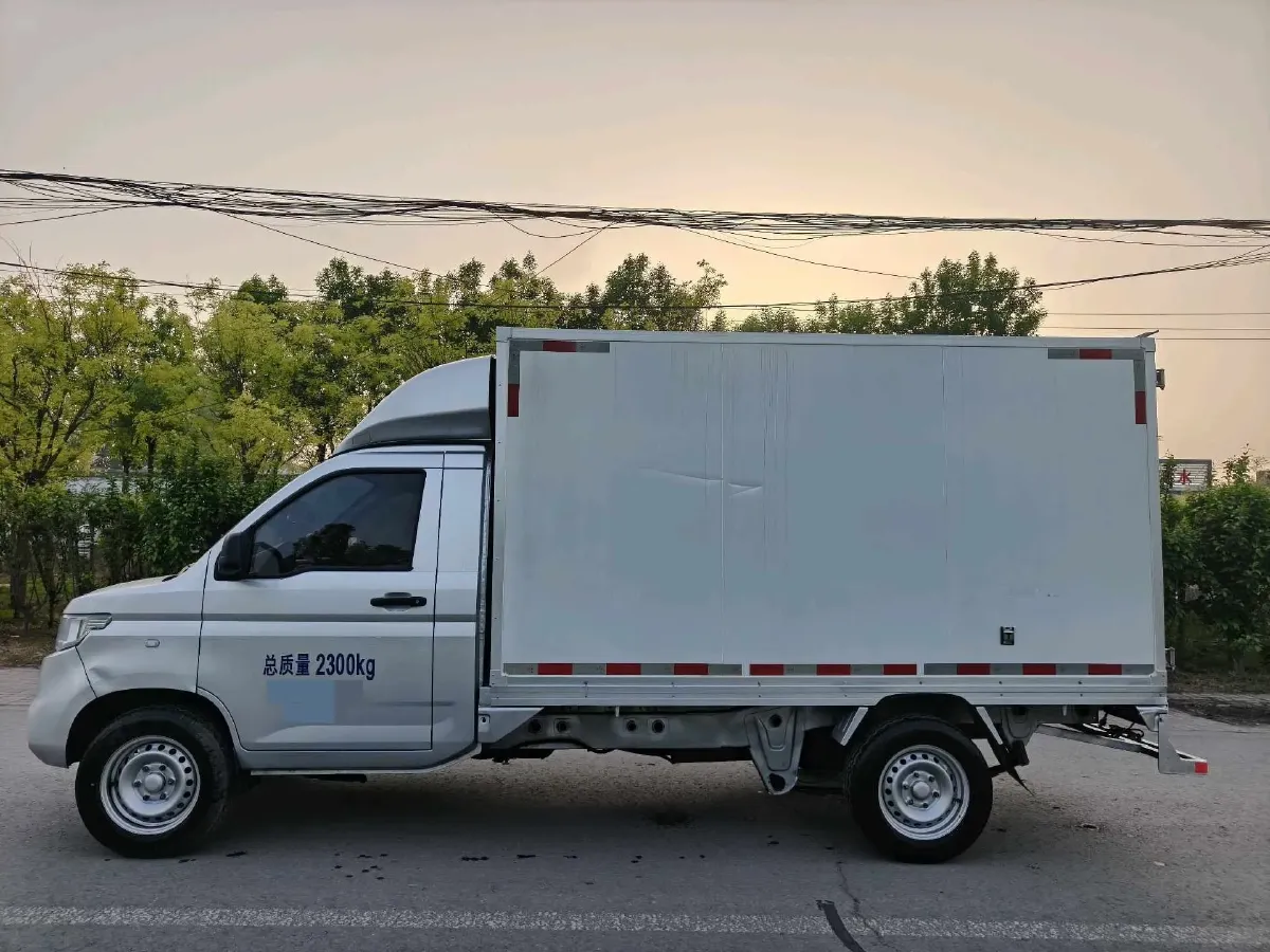 2023 WuLing RongGuang New Truck 1.5L 102HP L4 5MT,autocango,china used car exporter,china ev exporter,chinese used car exporter,chinese used ev exporter