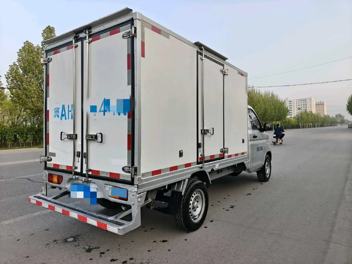 2023 WuLing RongGuang New Truck 1.5L 102HP L4 5MT,autocango,china used car exporter,china ev exporter,chinese used car exporter,chinese used ev exporter