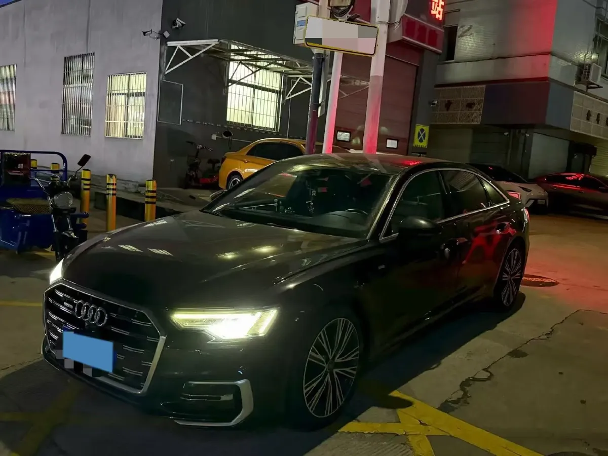 2023 Audi A6L 2.0T 245HP L4 7DCT,autocango,china used car exporter,china ev exporter,chinese used car exporter,chinese used ev exporter