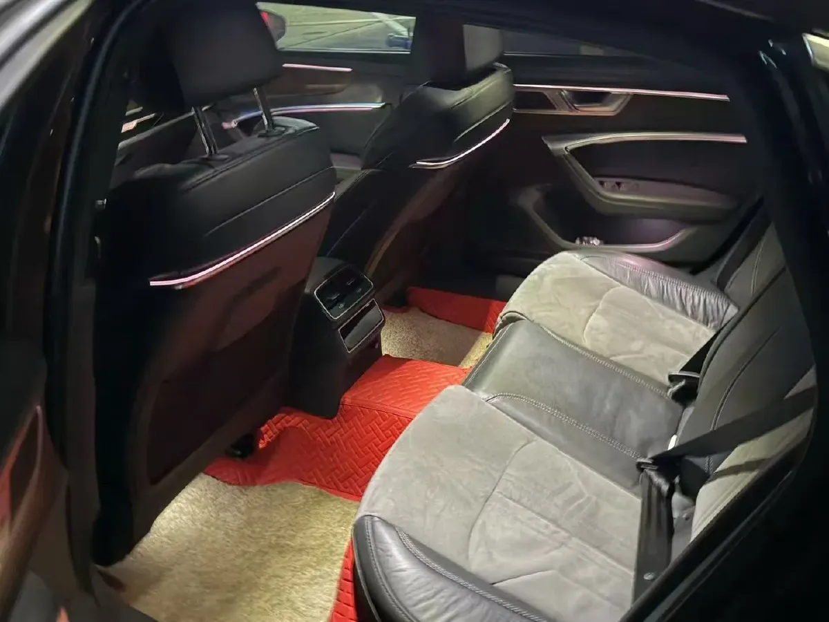 2023 Audi A6L 2.0T 245HP L4 7DCT,autocango,china used car exporter,china ev exporter,chinese used car exporter,chinese used ev exporter