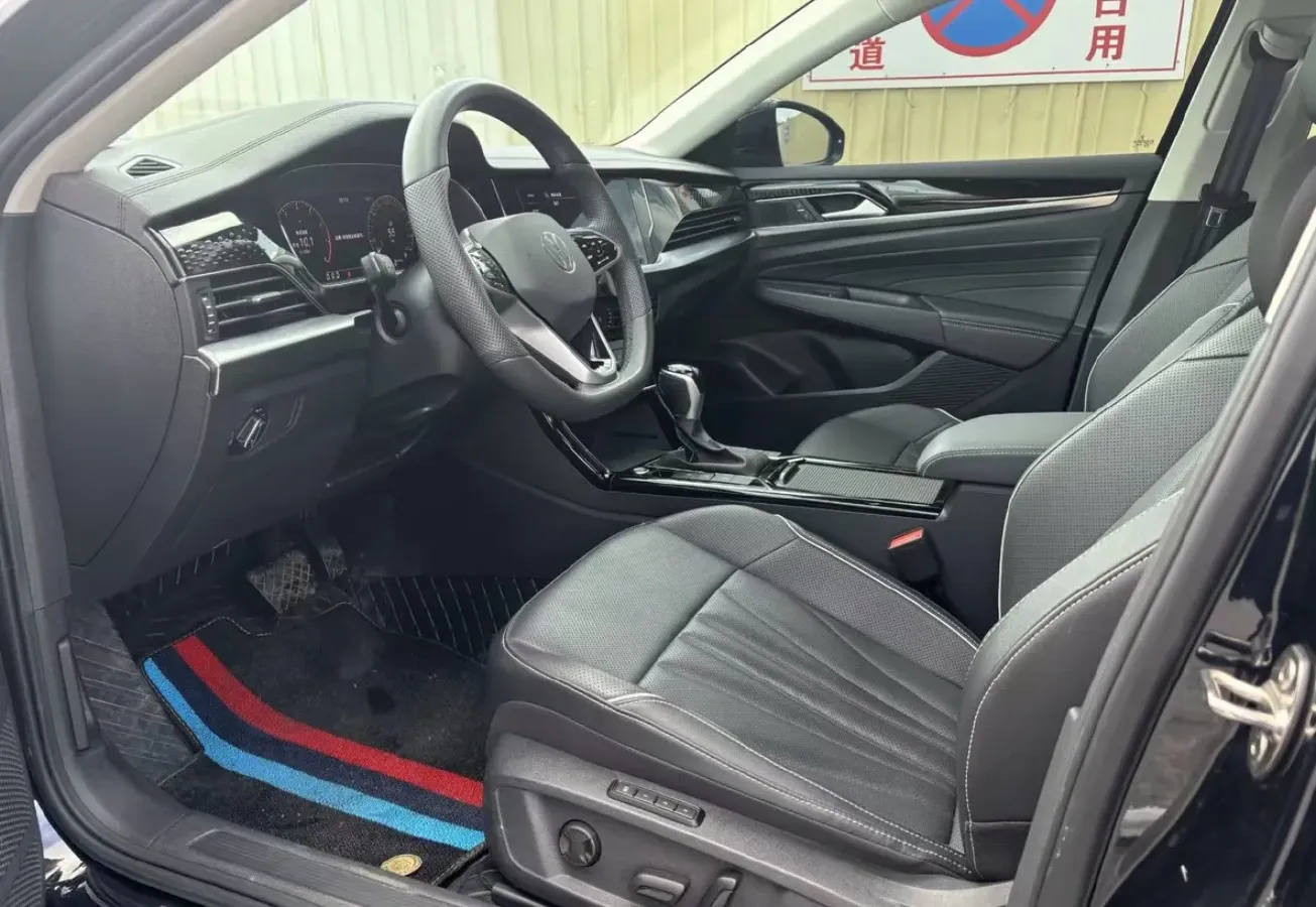 2024 Volkswagen Passat 2.0T 220HP L4 7DCT,autocango,china used car exporter,china ev exporter,chinese used car exporter,chinese used ev exporter