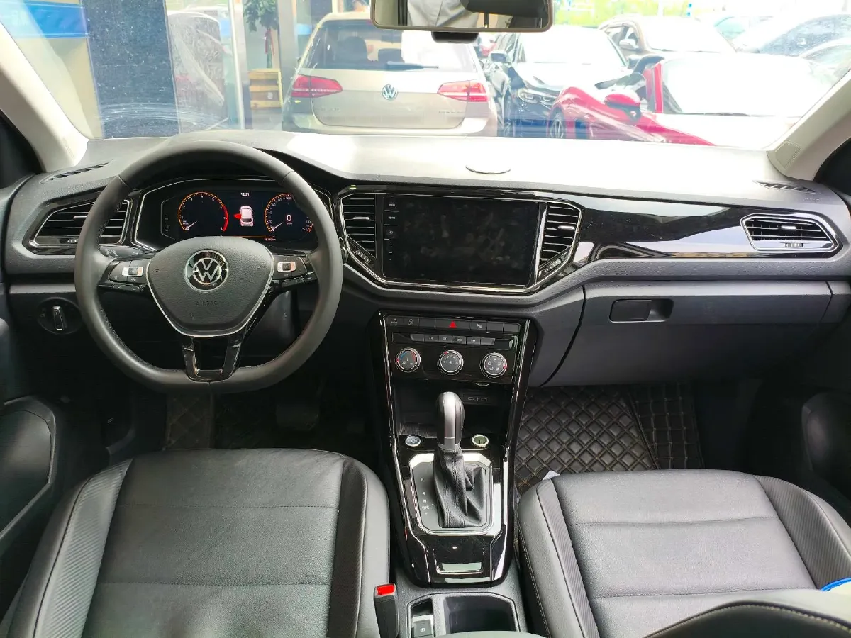 2022 Volkswagen T-Roc 1.4T 150HP L4 7DCT,autocango,china used car exporter,china ev exporter,chinese used car exporter,chinese used ev exporter