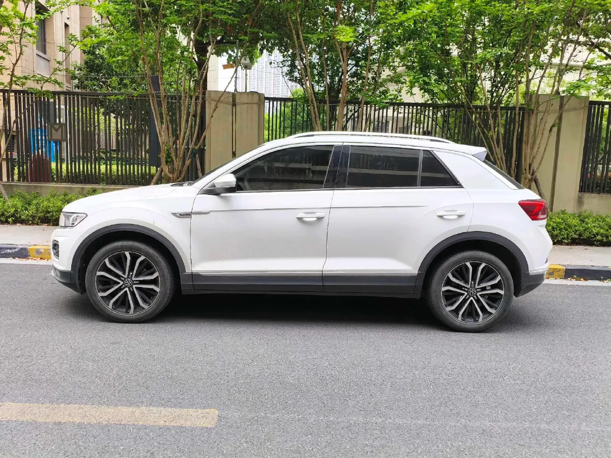 2022 Volkswagen T-Roc 1.4T 150HP L4 7DCT,autocango,china used car exporter,china ev exporter,chinese used car exporter,chinese used ev exporter