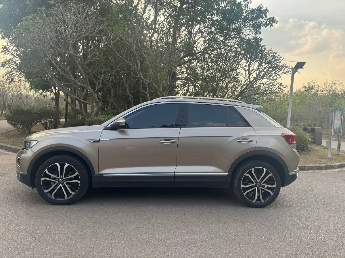 2022 Volkswagen T-Roc 1.4T 150HP L4 7DCT,autocango,china used car exporter,china ev exporter,chinese used car exporter,chinese used ev exporter
