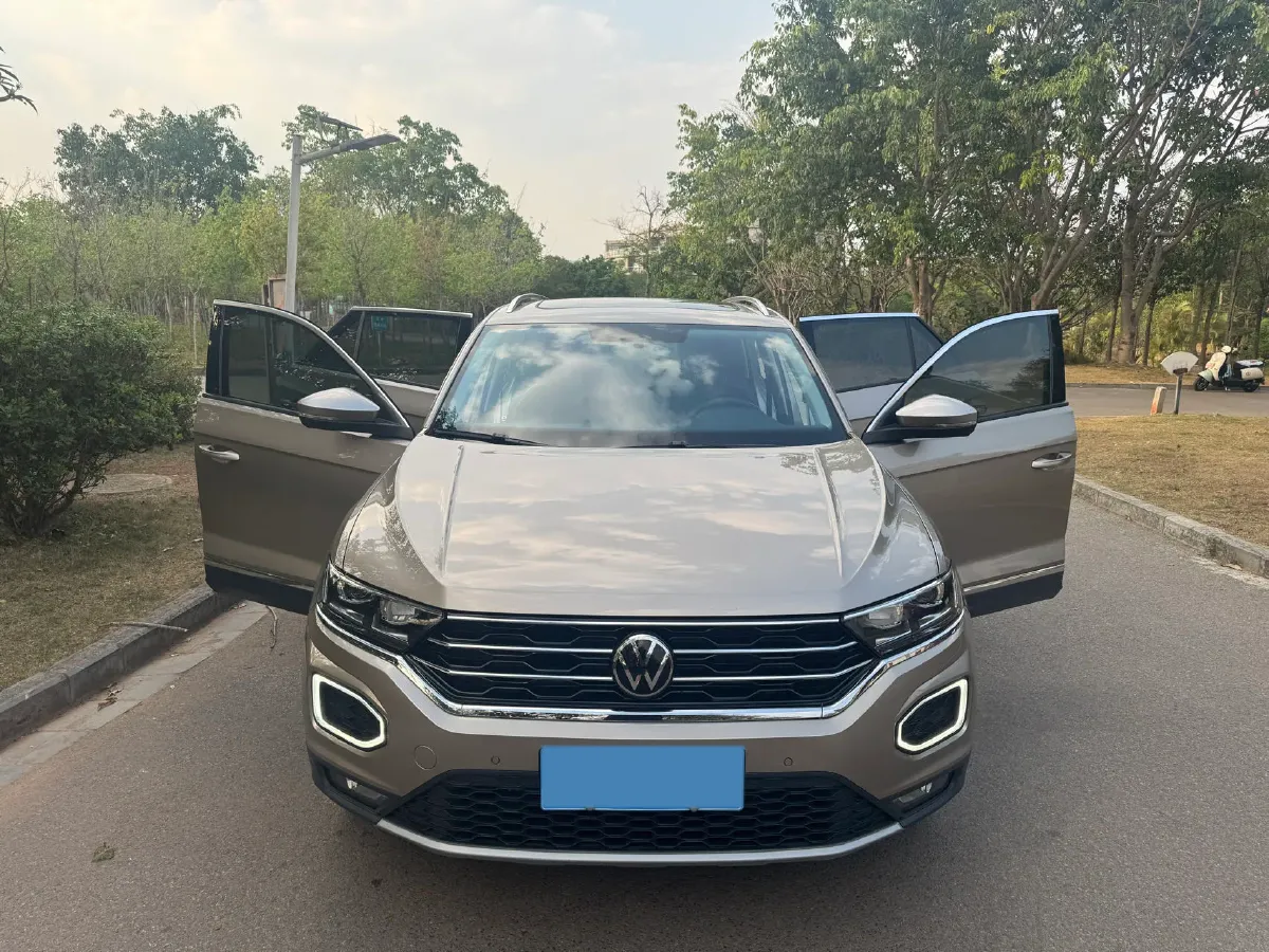 2022 Volkswagen T-Roc 1.4T 150HP L4 7DCT,autocango,china used car exporter,china ev exporter,chinese used car exporter,chinese used ev exporter