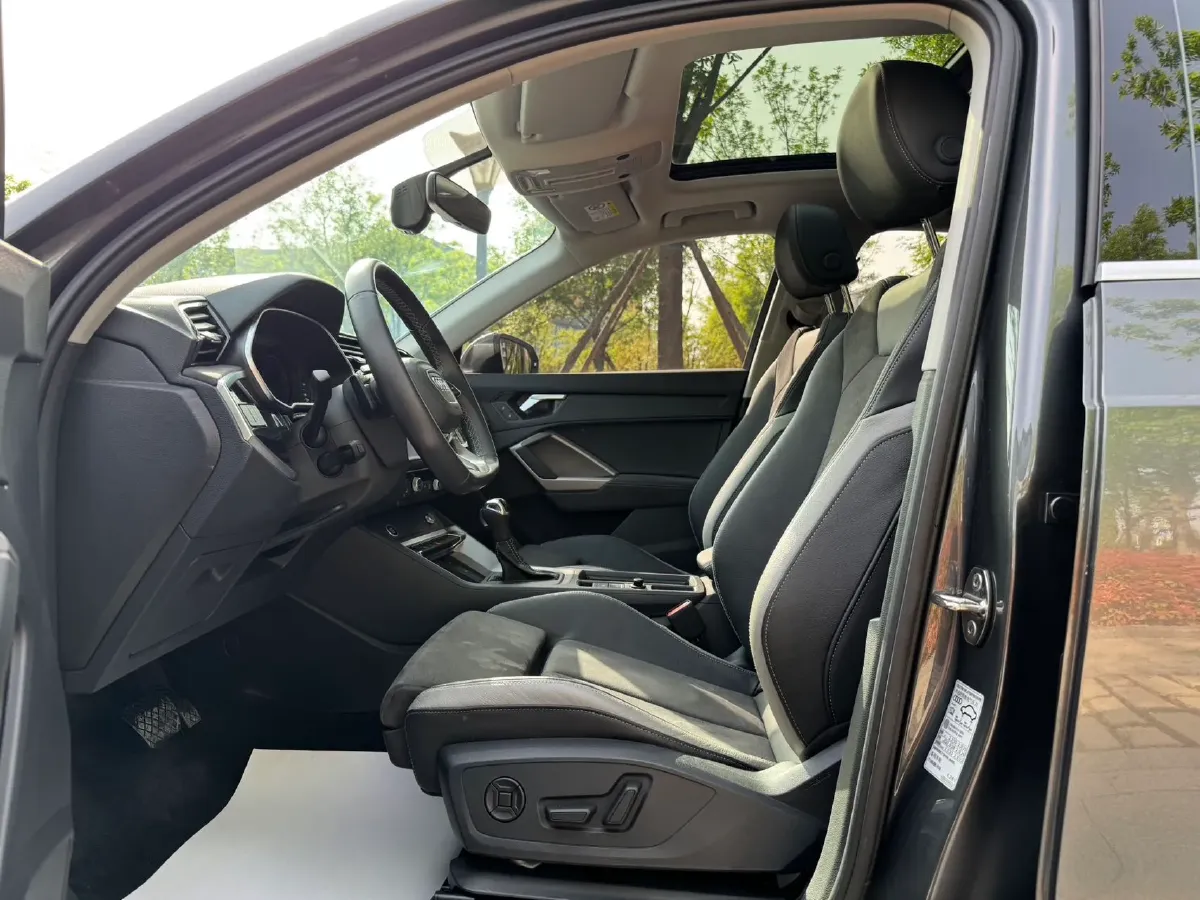 2023 Audi Q3 1.4T 150HP L4 7DCT,autocango,china used car exporter,china ev exporter,chinese used car exporter,chinese used ev exporter