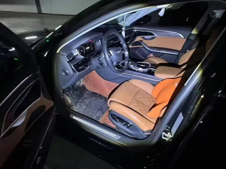2025 Audi A8 3.0T 286HP V6 8AT,autocango,china used car exporter,china ev exporter,chinese used car exporter,chinese used ev exporter