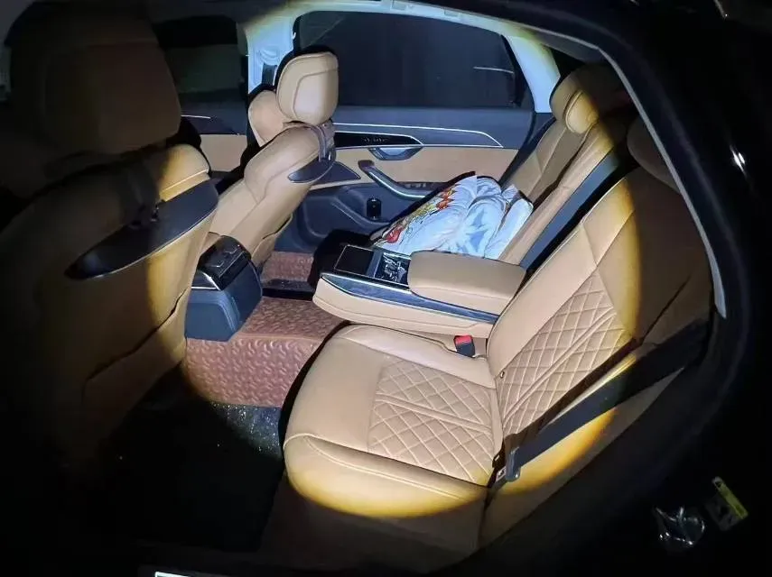 2025 Audi A8 3.0T 286HP V6 8AT,autocango,china used car exporter,china ev exporter,chinese used car exporter,chinese used ev exporter
