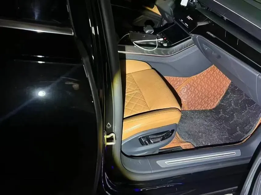 2025 Audi A8 3.0T 286HP V6 8AT,autocango,china used car exporter,china ev exporter,chinese used car exporter,chinese used ev exporter