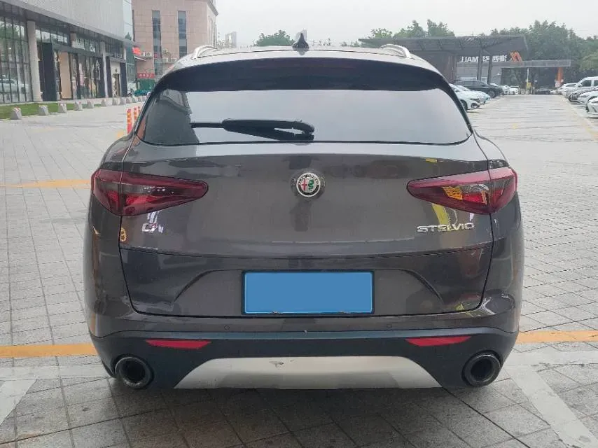 2017 Alfa Romeo Stelvio 2.0T 280HP L4 8AT,autocango,china used car exporter,china ev exporter,chinese used car exporter,chinese used ev exporter