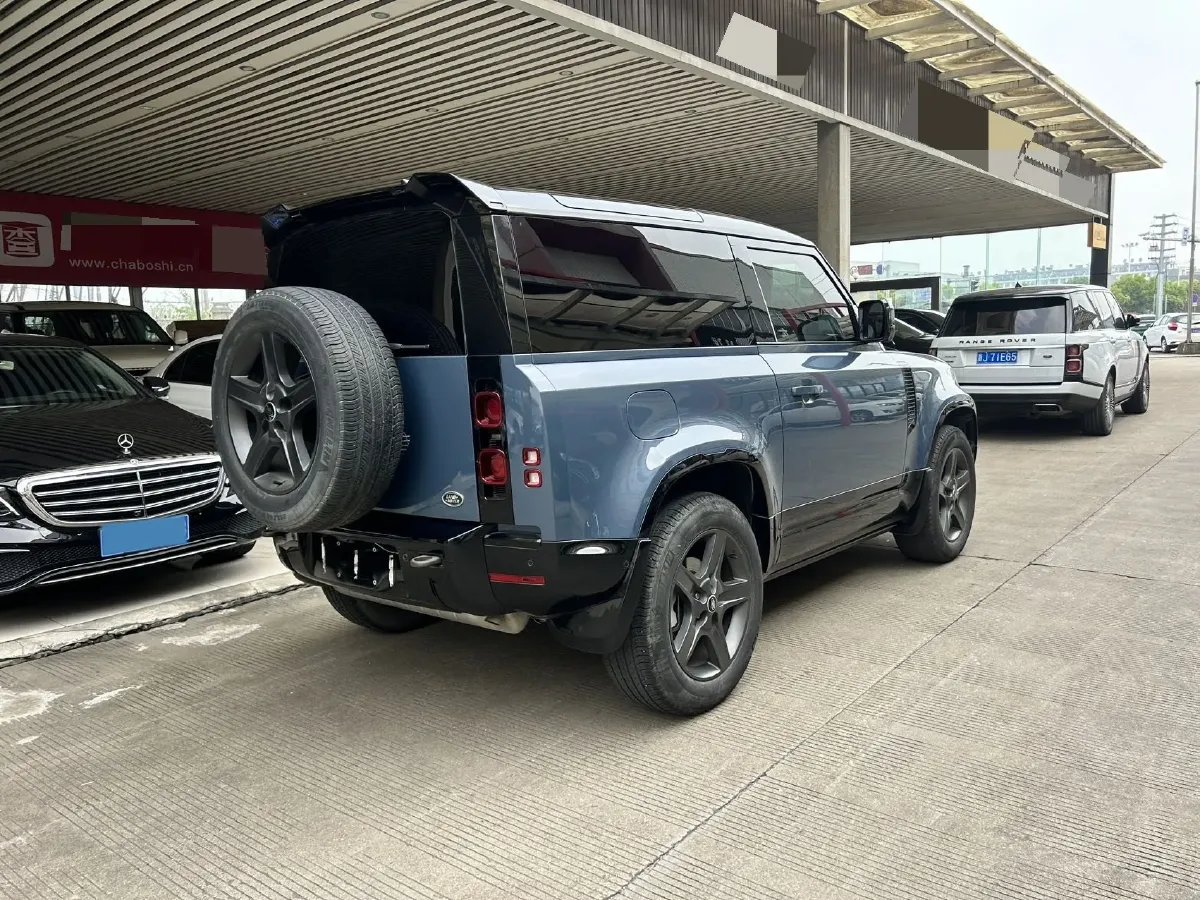 2022 Land Rover Defender 2.0T 300HP L4 8AT,autocango,china used car exporter,china ev exporter,chinese used car exporter,chinese used ev exporter
