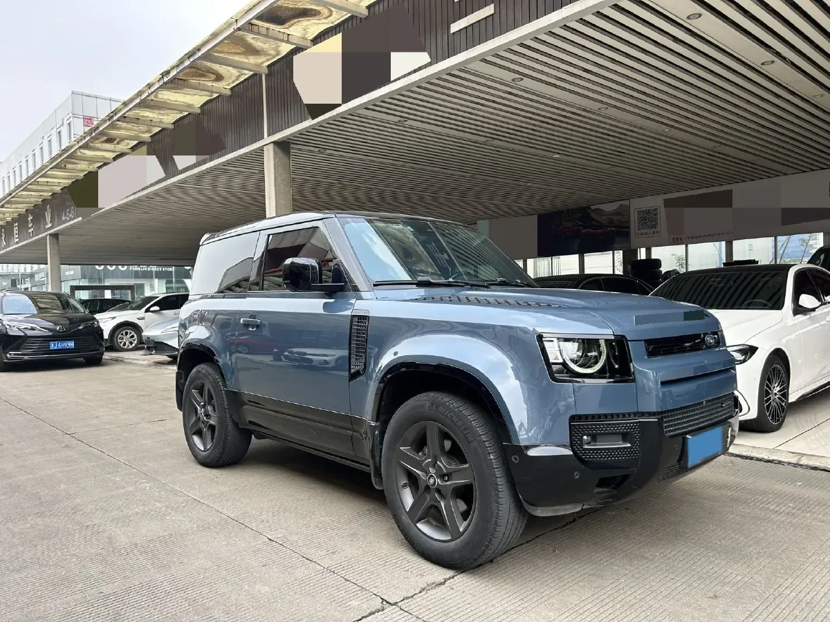 2022 Land Rover Defender 2.0T 300HP L4 8AT,autocango,china used car exporter,china ev exporter,chinese used car exporter,chinese used ev exporter