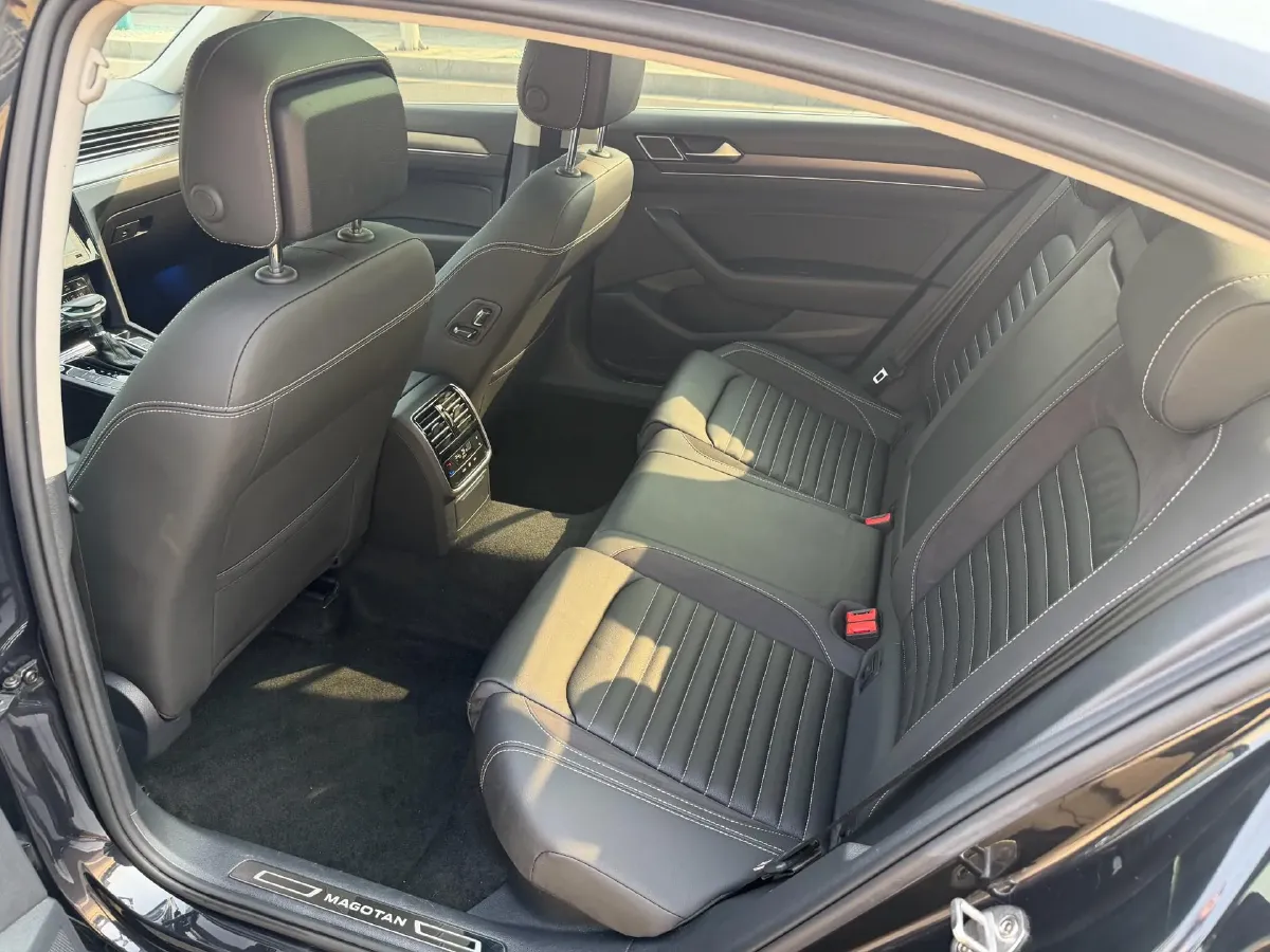 2020 Volkswagen Magotan 2.0T 186HP L4 7DCT,autocango,china used car exporter,china ev exporter,chinese used car exporter,chinese used ev exporter