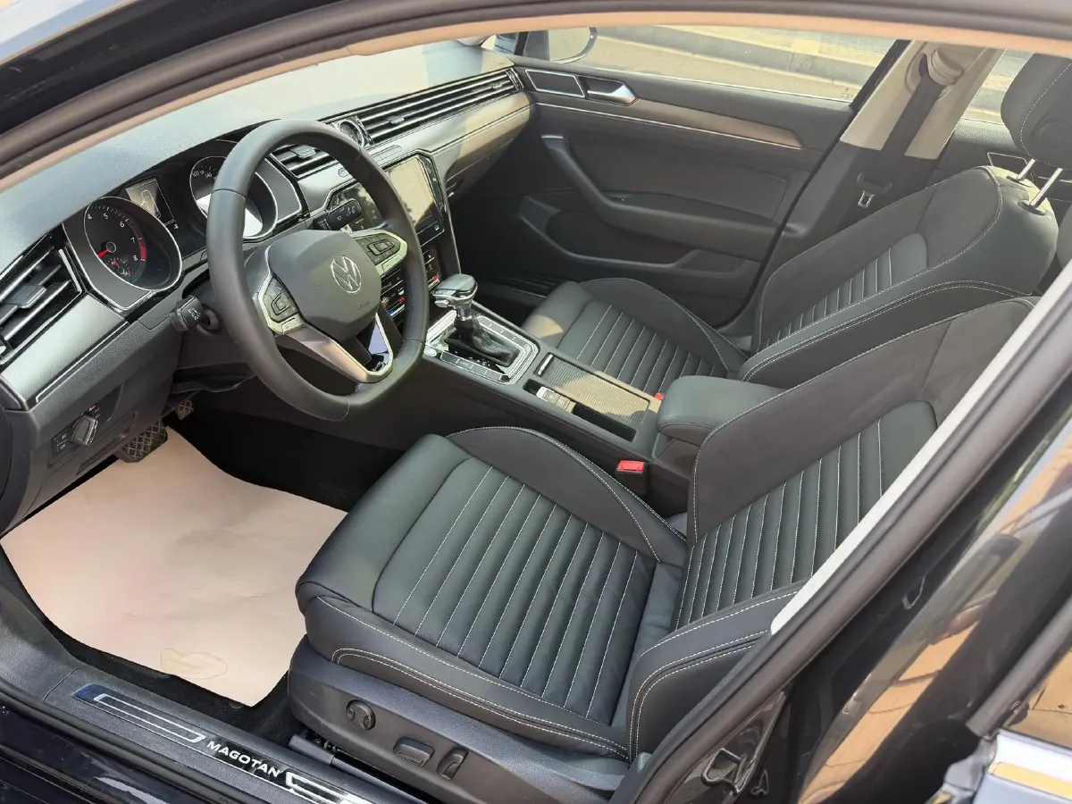 2020 Volkswagen Magotan 2.0T 186HP L4 7DCT,autocango,china used car exporter,china ev exporter,chinese used car exporter,chinese used ev exporter