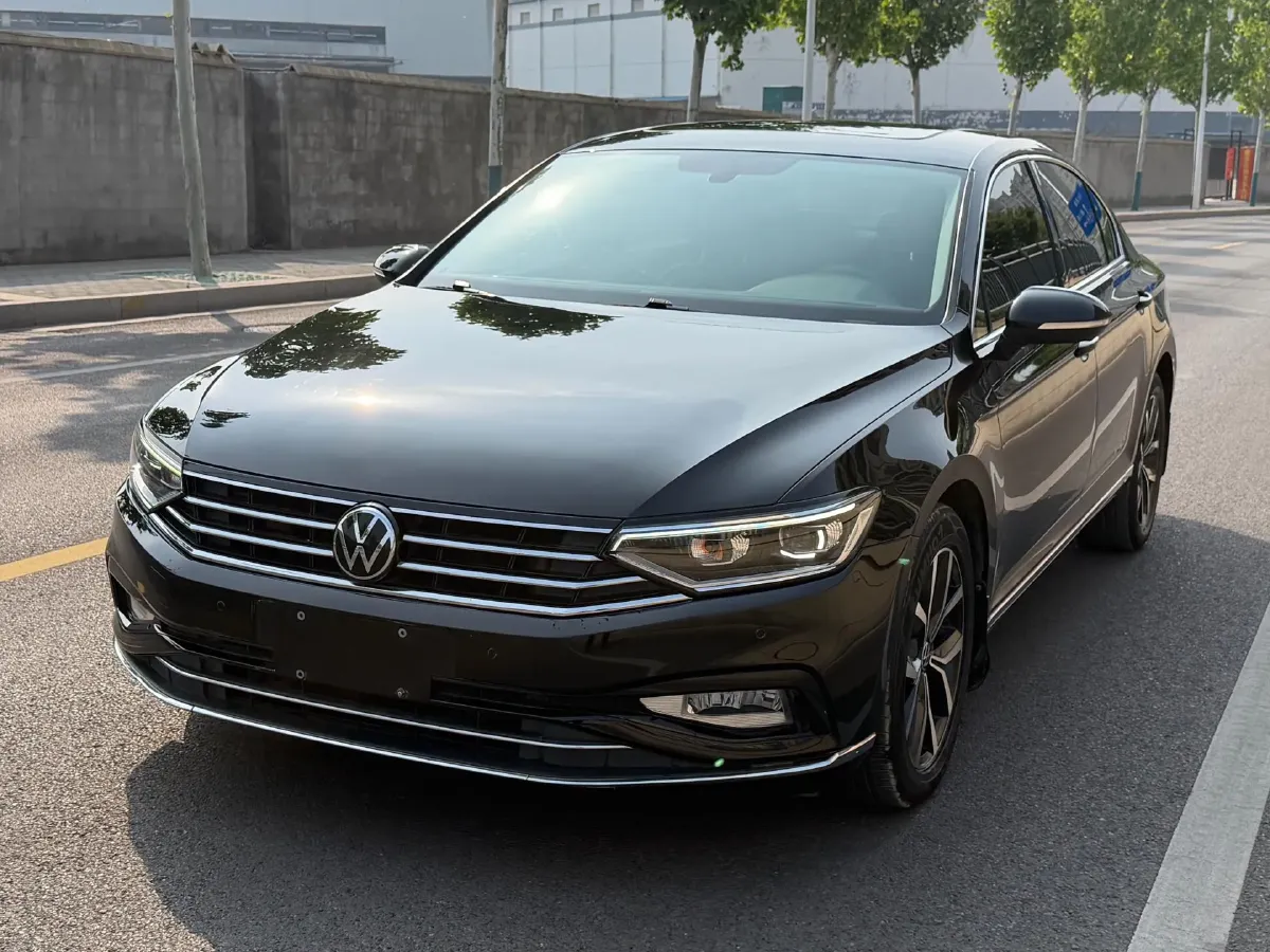 2020 Volkswagen Magotan 2.0T 186HP L4 7DCT,autocango,china used car exporter,china ev exporter,chinese used car exporter,chinese used ev exporter