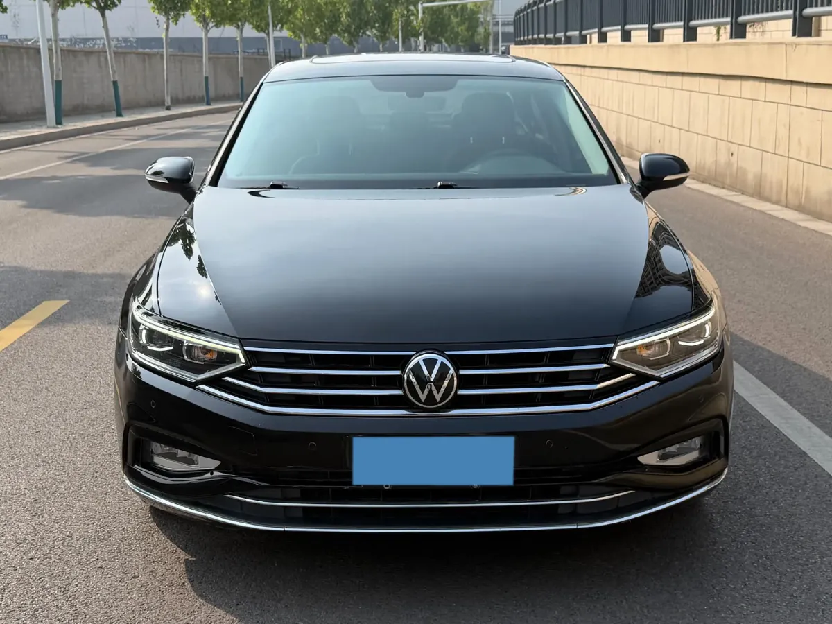 2020 Volkswagen Magotan 2.0T 186HP L4 7DCT,autocango,china used car exporter,china ev exporter,chinese used car exporter,chinese used ev exporter