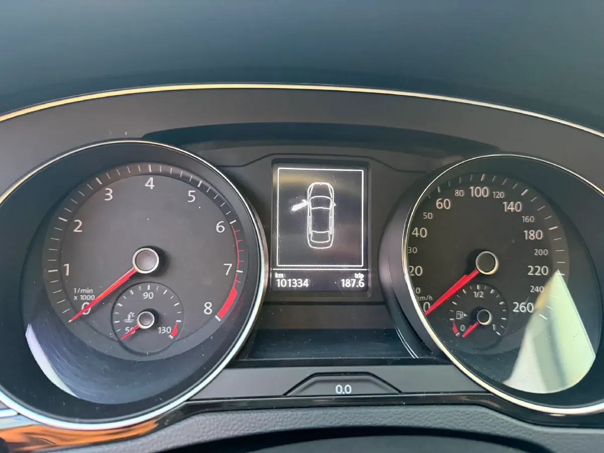 2018 Volkswagen Magotan 1.8T 180HP L4 7DCT,autocango,china used car exporter,china ev exporter,chinese used car exporter,chinese used ev exporter