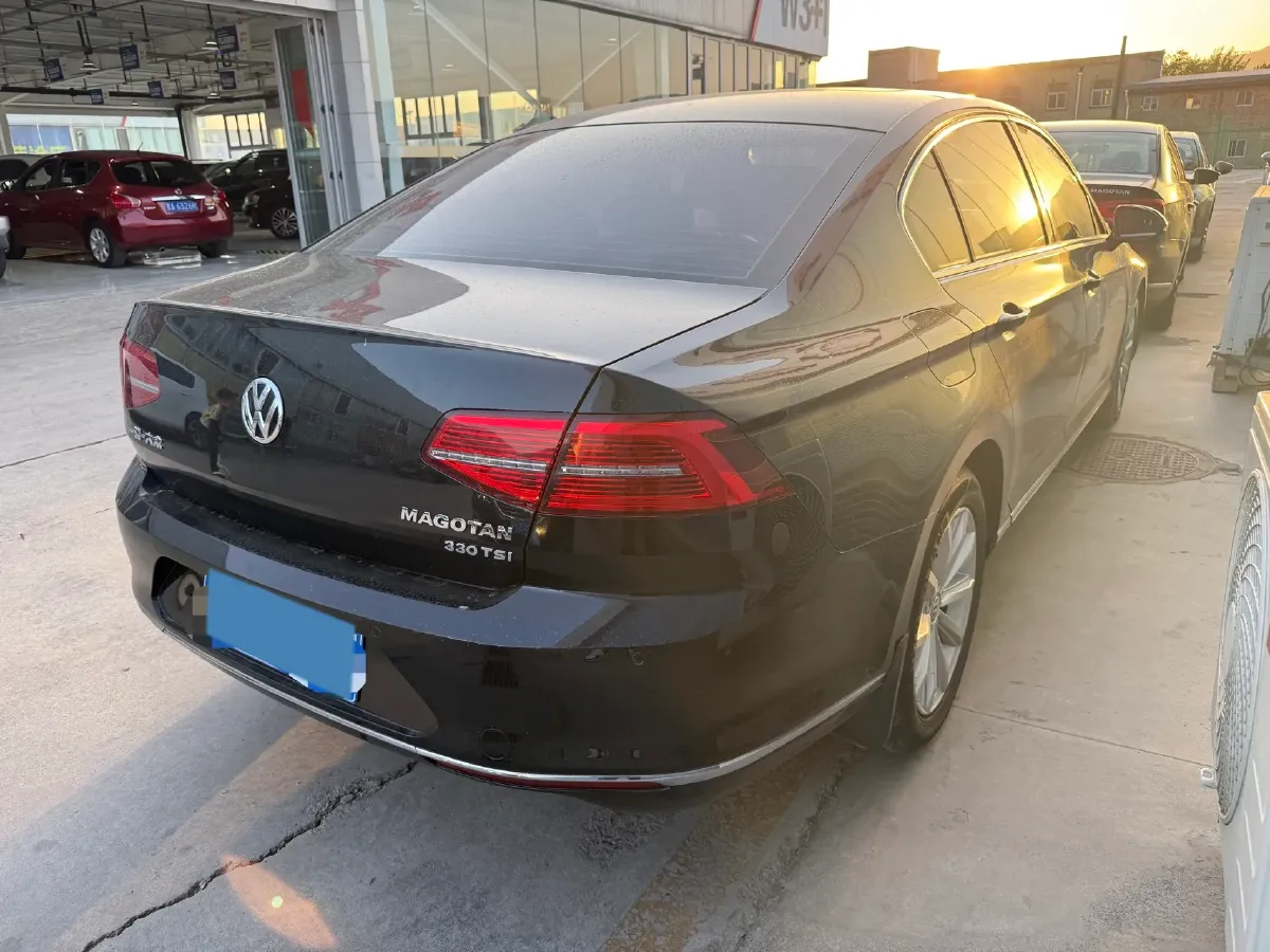 2018 Volkswagen Magotan 1.8T 180HP L4 7DCT,autocango,china used car exporter,china ev exporter,chinese used car exporter,chinese used ev exporter