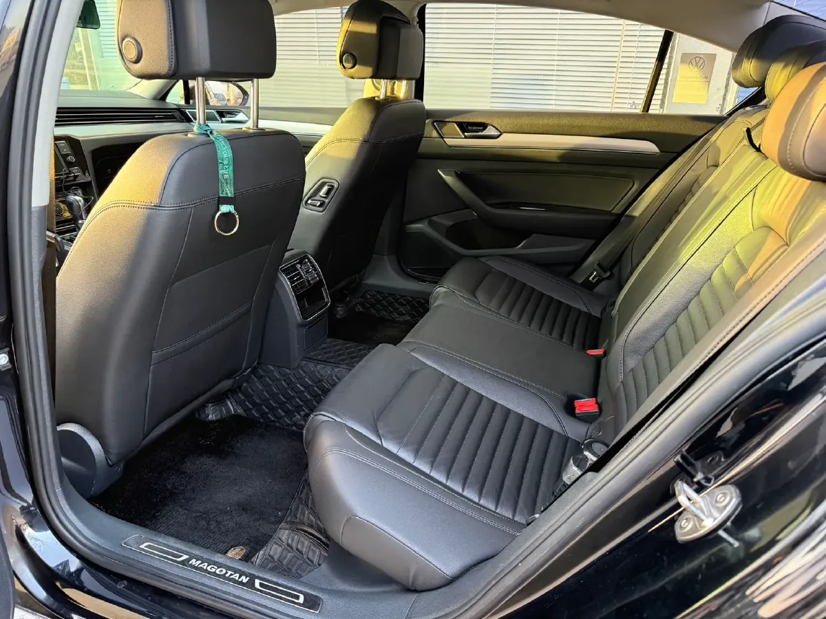 2018 Volkswagen Magotan 1.8T 180HP L4 7DCT,autocango,china used car exporter,china ev exporter,chinese used car exporter,chinese used ev exporter