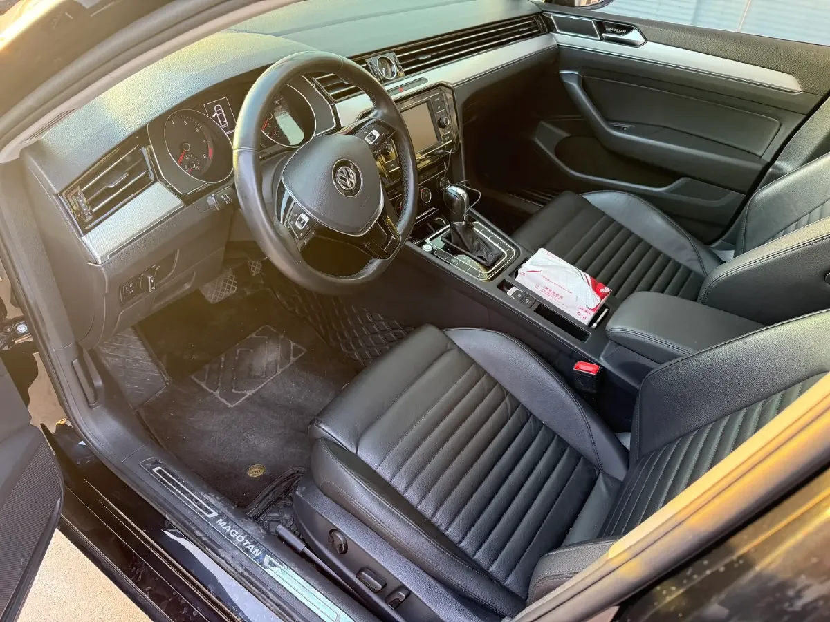 2018 Volkswagen Magotan 1.8T 180HP L4 7DCT,autocango,china used car exporter,china ev exporter,chinese used car exporter,chinese used ev exporter