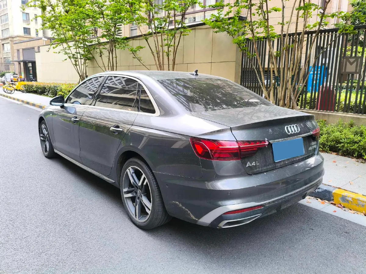 2020 Audi A4L 2.0T 190HP L4 7DCT,autocango,china used car exporter,china ev exporter,chinese used car exporter,chinese used ev exporter