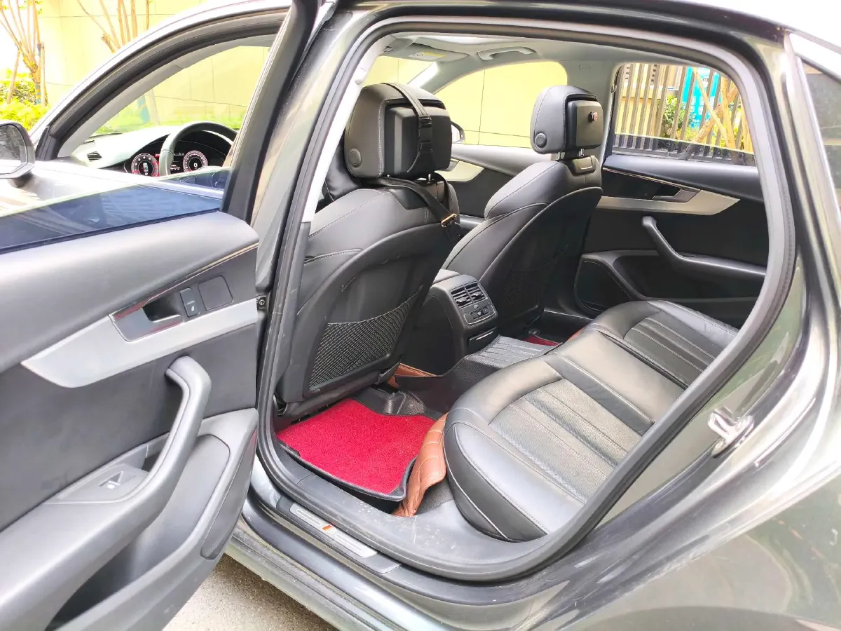 2020 Audi A4L 2.0T 190HP L4 7DCT,autocango,china used car exporter,china ev exporter,chinese used car exporter,chinese used ev exporter