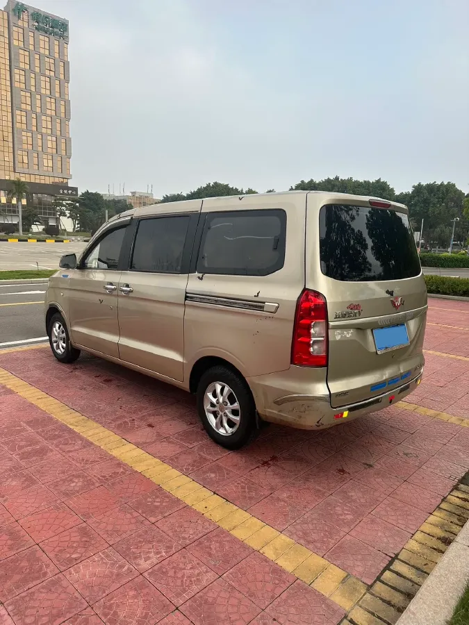 2019 WuLing HongGuang V 1.5L 105HP L4 5MT,autocango,china used car exporter,china ev exporter,chinese used car exporter,chinese used ev exporter