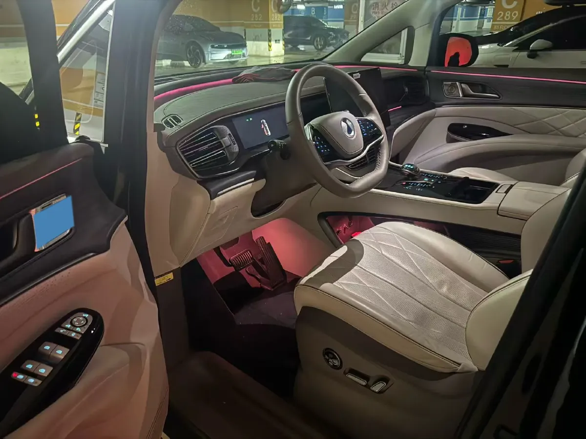 2022 HongQi HS7 3.0T 337HP V6 8AT,autocango,china used car exporter,china ev exporter,chinese used car exporter,chinese used ev exporter