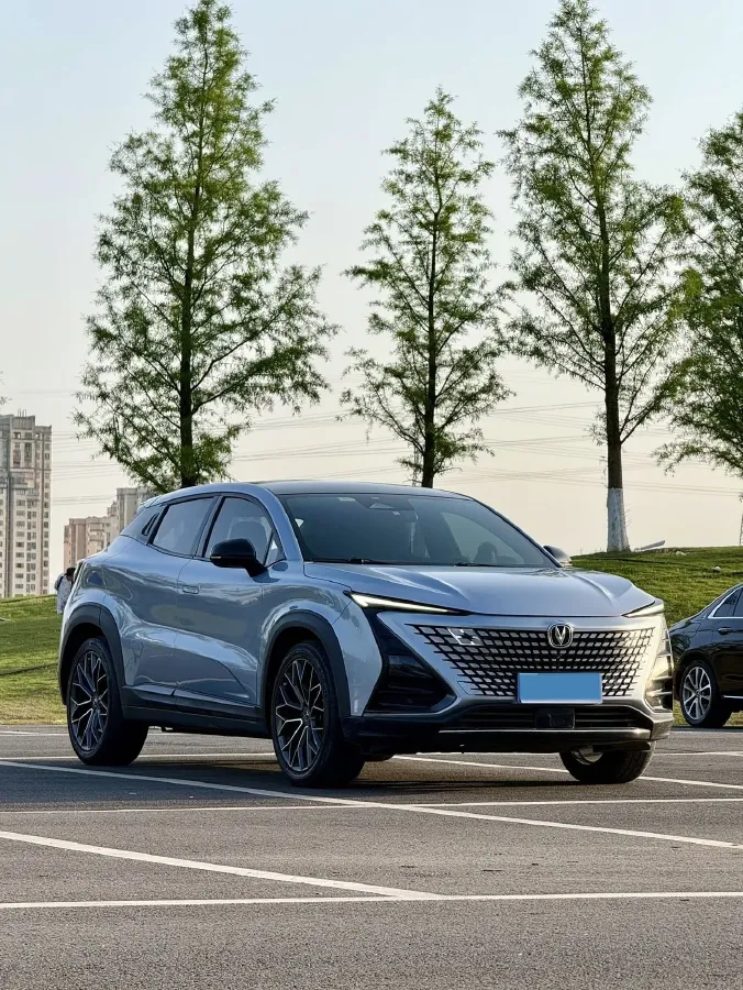 2022 ChangAn UNI-T 1.5T 188HP L4 7DCT,autocango,china used car exporter,china ev exporter,chinese used car exporter,chinese used ev exporter