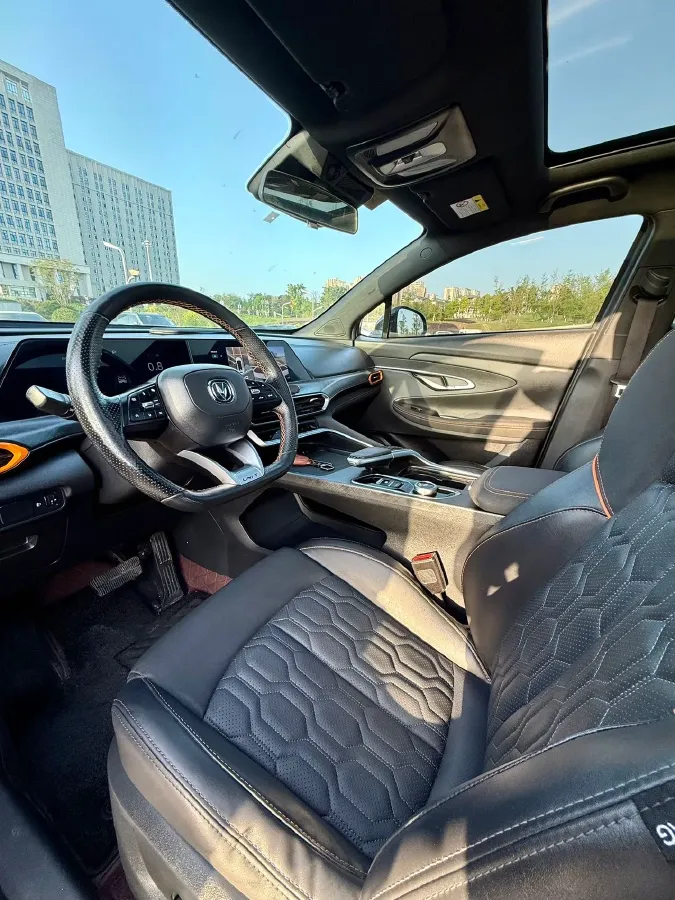 2022 ChangAn UNI-T 1.5T 188HP L4 7DCT,autocango,china used car exporter,china ev exporter,chinese used car exporter,chinese used ev exporter