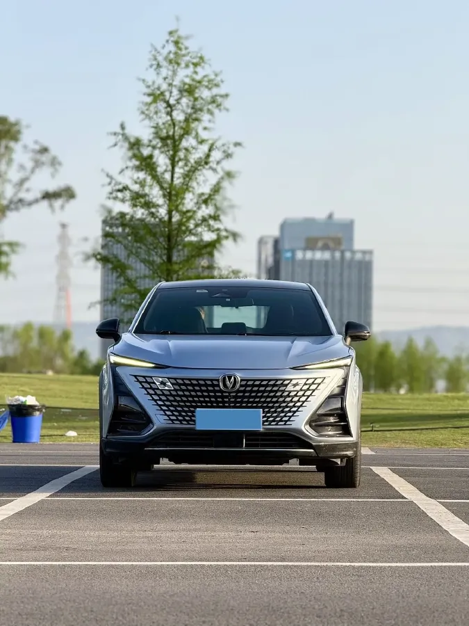 2022 ChangAn UNI-T 1.5T 188HP L4 7DCT,autocango,china used car exporter,china ev exporter,chinese used car exporter,chinese used ev exporter