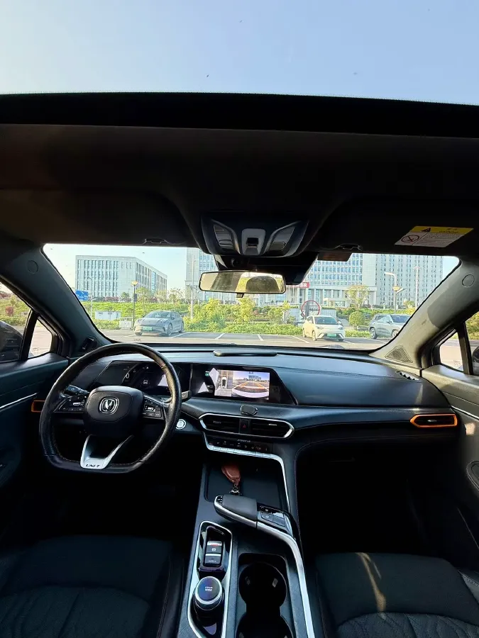 2022 ChangAn UNI-T 1.5T 188HP L4 7DCT,autocango,china used car exporter,china ev exporter,chinese used car exporter,chinese used ev exporter