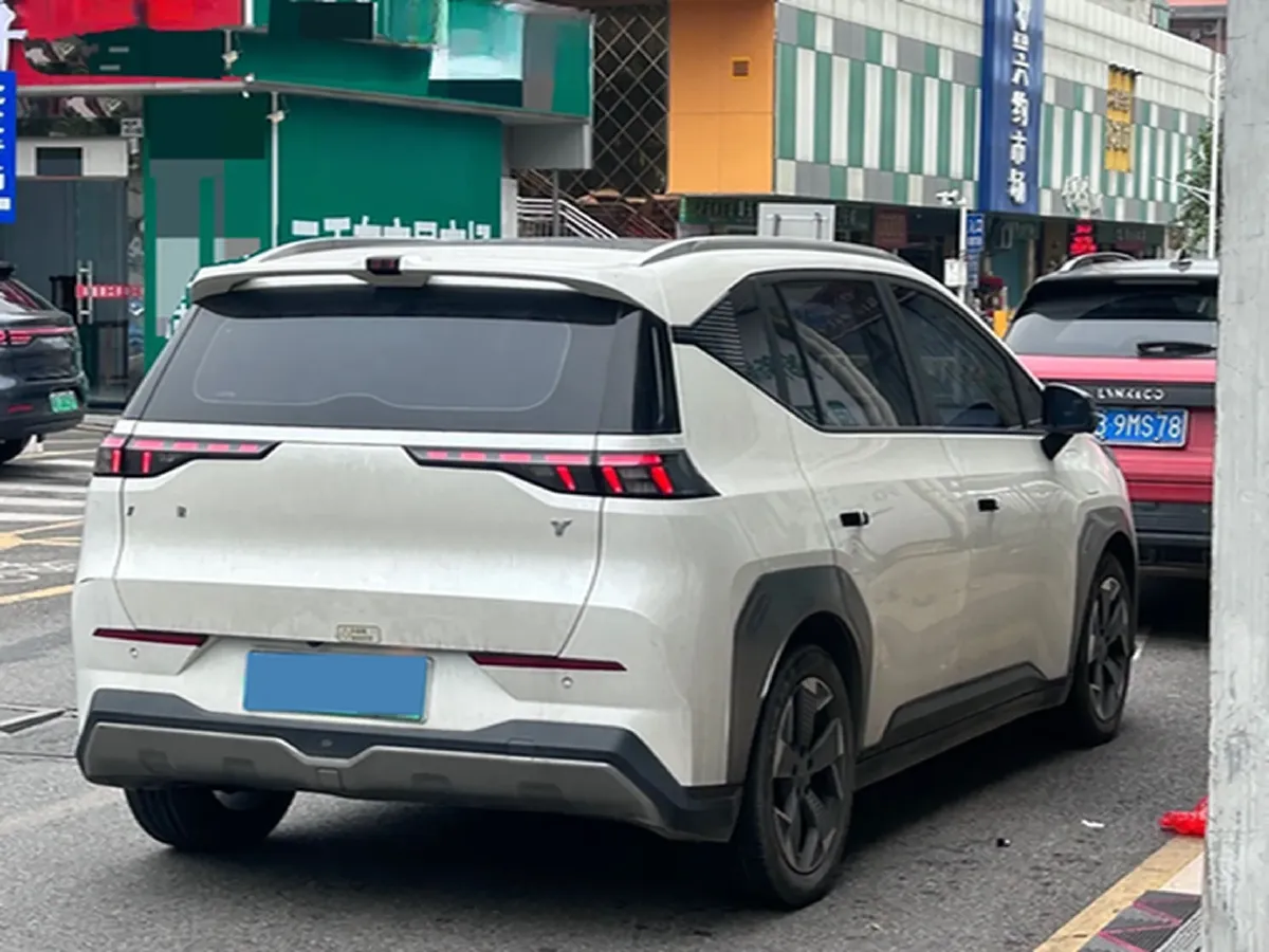 2022 Geely Okavango 1.8T 184HP L4 7DCT,autocango,china used car exporter,china ev exporter,chinese used car exporter,chinese used ev exporter